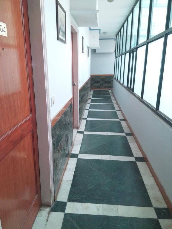 Hotel Queens Residency Γκουργκάον Εξωτερικό φωτογραφία